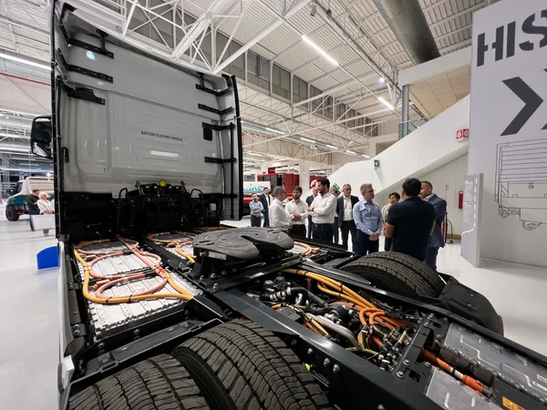 Estado firma acordo na Itália para atração de investimentos para a indústria automotiva