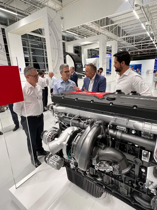 Estado firma acordo na Itália para atração de investimentos para a indústria automotiva