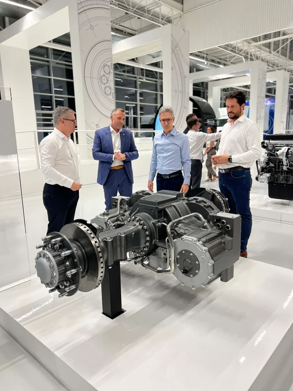 Estado firma acordo na Itália para atração de investimentos para a indústria automotiva