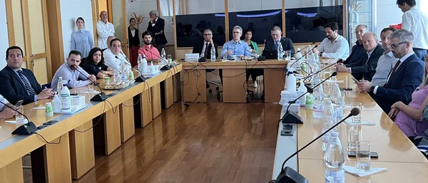 Governo de Minas firma parceria com a Ferrero para desenvolver parque esportivo inovador em Poços de Caldas, no Sul do estado
