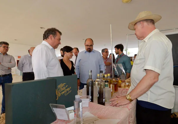 Governador em exercício destaca importância da cadeia produtiva da cachaça e da agricultura familiar em feira na Cidade Administrativa