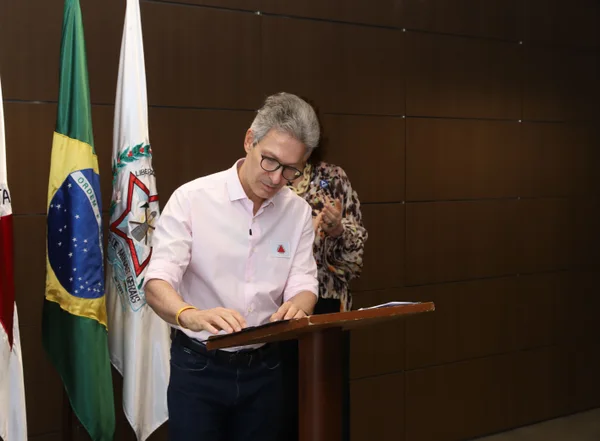 Governador sanciona Lei Izidora e encerra impasse histórico da ocupação na região Norte de Belo Horizonte
