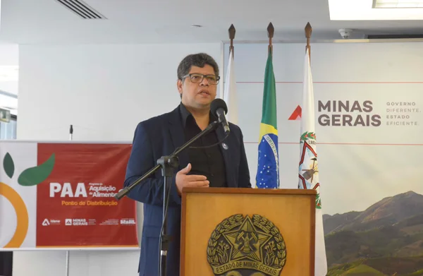 Governo de Minas vai distribuir gratuitamente 1,3 milhão de litros de leite para mais de 14 mil famílias do Norte e Nordeste do estado