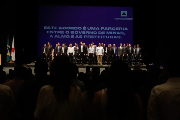 Governo de Minas assina Termo Aditivo que dá autonomia às prefeituras para gestão de recursos da Saúde nos municípios