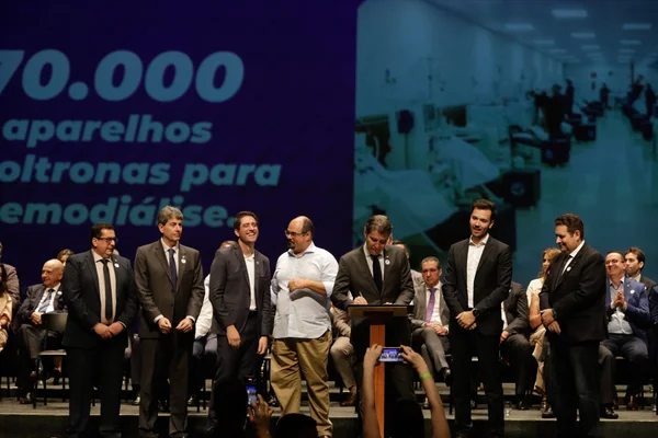 Governo de Minas assina Termo Aditivo que dá autonomia às prefeituras para gestão de recursos da Saúde nos municípios