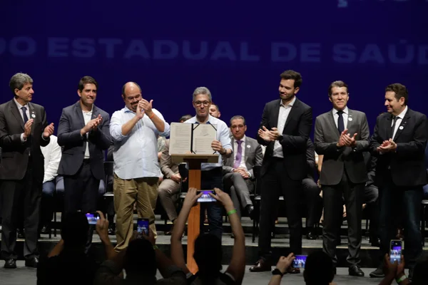 Governo de Minas assina Termo Aditivo que dá autonomia às prefeituras para gestão de recursos da Saúde nos municípios