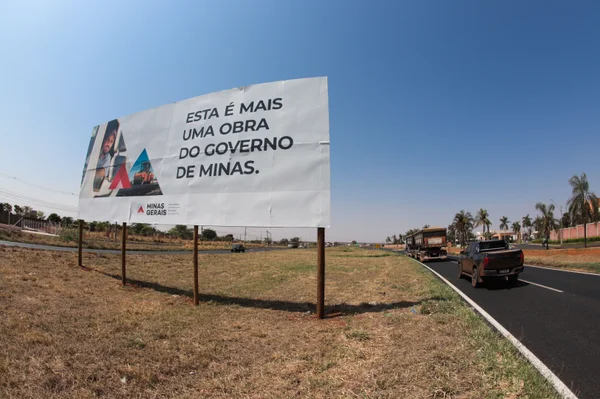 Governo de Minas entrega obras de recuperação funcional das rodovias AMG-2595 e AMG-2510, em Uberaba