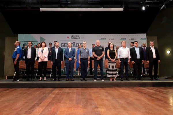 Governador formaliza posse de 188 gestores regionais selecionados pelo Programa Transforma Minas