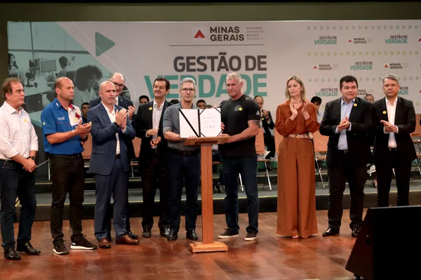 Governador formaliza posse de 188 gestores regionais selecionados pelo Programa Transforma Minas