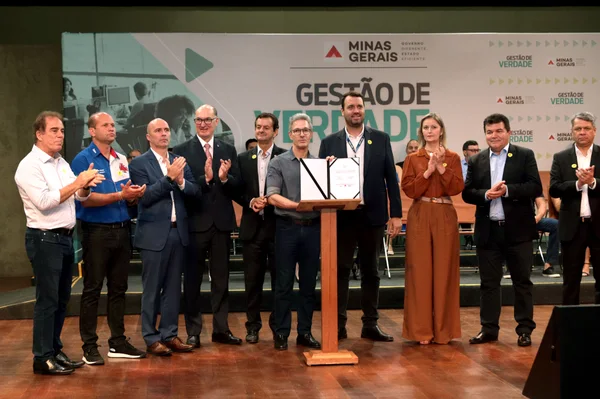 Governador formaliza posse de 188 gestores regionais selecionados pelo Programa Transforma Minas