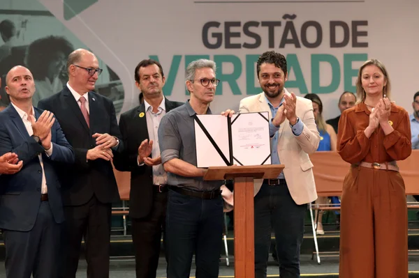 Governador formaliza posse de 188 gestores regionais selecionados pelo Programa Transforma Minas