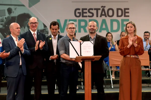 Governador formaliza posse de 188 gestores regionais selecionados pelo Programa Transforma Minas