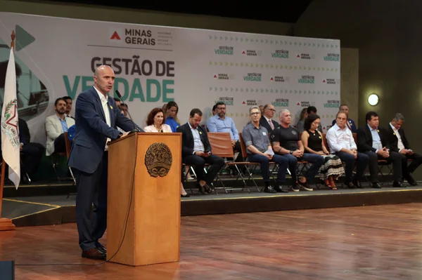 Governador formaliza posse de 188 gestores regionais selecionados pelo Programa Transforma Minas