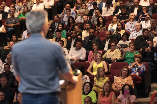 Governador formaliza posse de 188 gestores regionais selecionados pelo Programa Transforma Minas