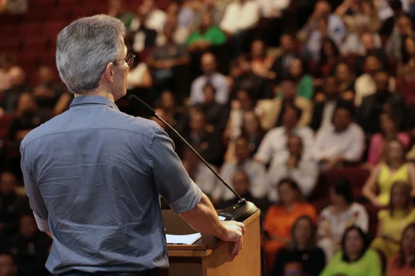 Governador formaliza posse de 188 gestores regionais selecionados pelo Programa Transforma Minas