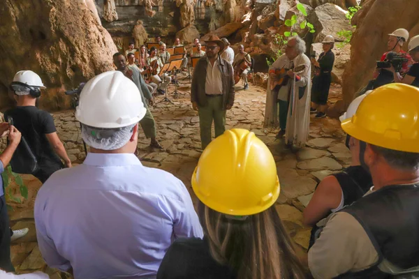 Gruta do Maquiné recebe montagem de ópera que estreia esta semana no Palácio das Artes 