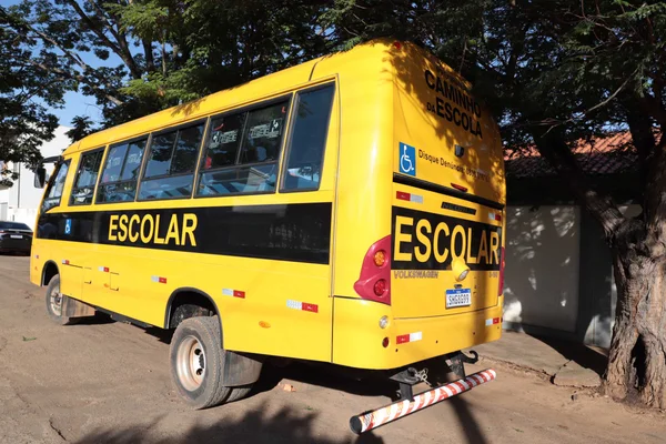 Governador vistoria entregas para a educação na região Central do estado