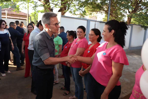 Governador vistoria entregas para a educação na região Central do estado