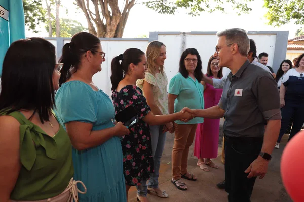 Governador vistoria entregas para a educação na região Central do estado