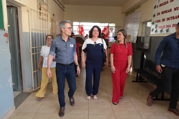 Governador vistoria entregas para a educação na região Central do estado