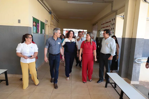 Governador vistoria entregas para a educação na região Central do estado