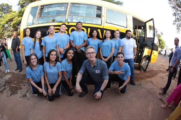 Governador vistoria entregas para a educação na região Central do estado