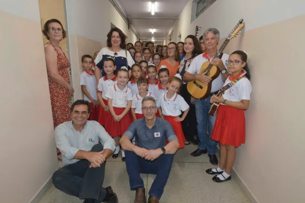 Governador vistoria entregas para a educação na região Central do estado