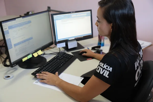 Governador vistoria sede da Delegacia Especializada de Atendimento à Mulher de Juatuba