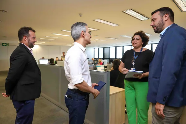 Governador acompanha apresentação de ferramenta do DER-MG que auxilia na gestão de obras em andamento em todo o estado