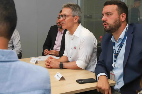 Governador acompanha apresentação de ferramenta do DER-MG que auxilia na gestão de obras em andamento em todo o estado