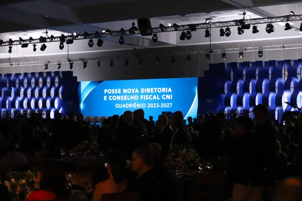Governador participa de cerimônia de posse da nova presidência da CNI