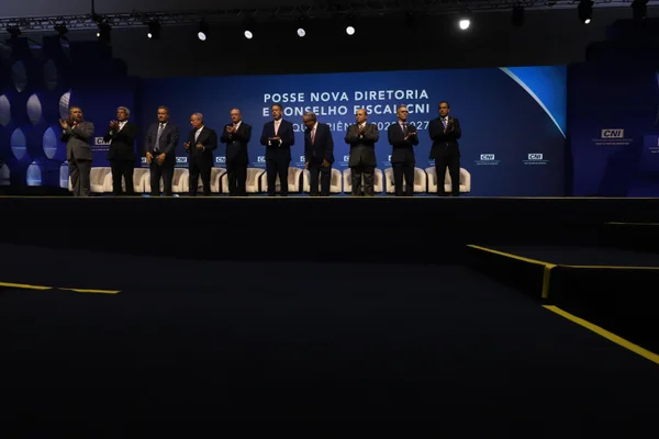 Governador participa de cerimônia de posse da nova presidência da CNI