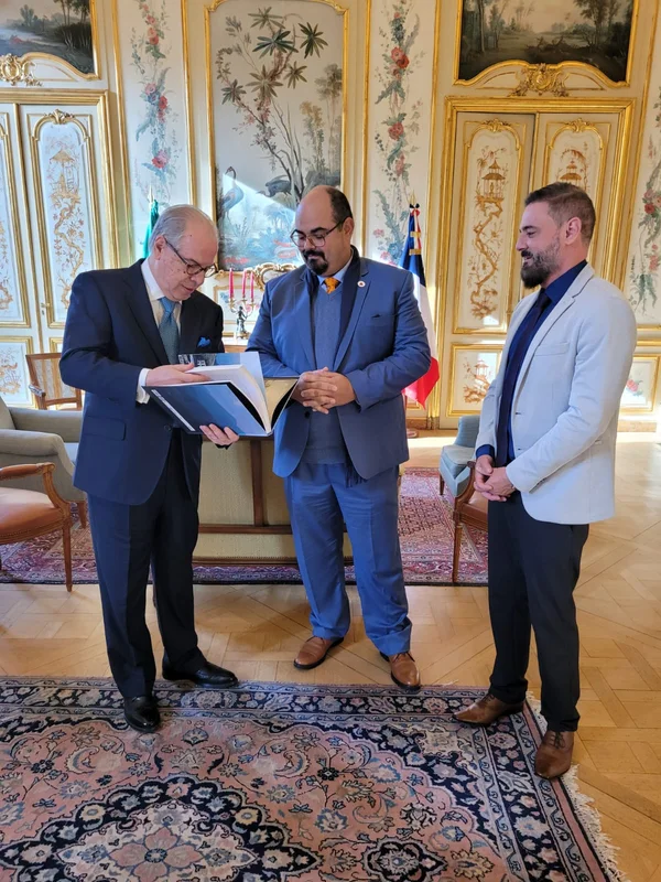 Na França, vice-governador se reúne com embaixador e discute potência da cultura mineira e possibilidades de conexões