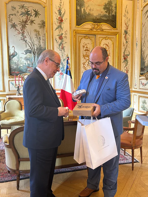 Na França, vice-governador se reúne com embaixador e discute potência da cultura mineira e possibilidades de conexões