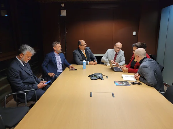 Governo de Minas apresenta arte do Vale do Jequitinhonha na França