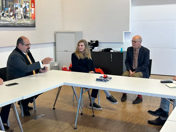 Governo de Minas apresenta arte do Vale do Jequitinhonha na França