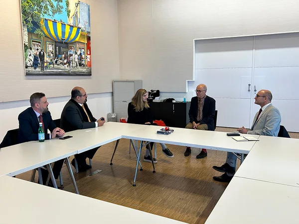 Governo de Minas apresenta arte do Vale do Jequitinhonha na França