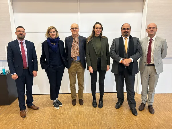 Governo de Minas apresenta arte do Vale do Jequitinhonha na França