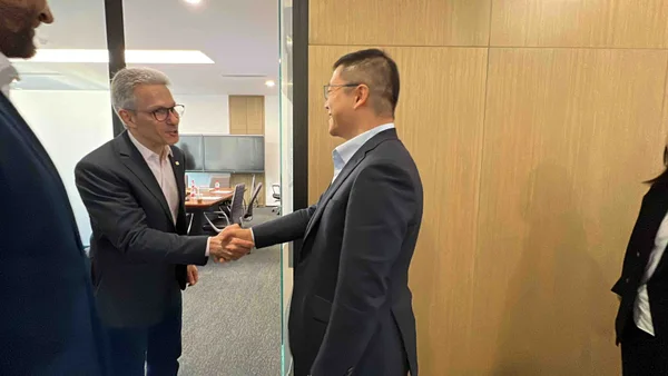 Governo de Minas apresenta o Vale do Lítio para empresa líder mundial na cadeia do mineral, em Xangai, na China 