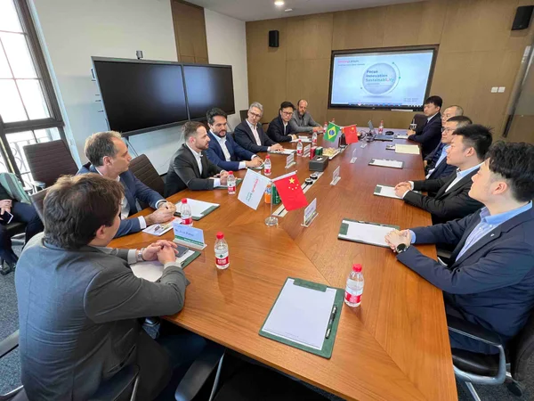 Governo de Minas apresenta o Vale do Lítio para empresa líder mundial na cadeia do mineral, em Xangai, na China
