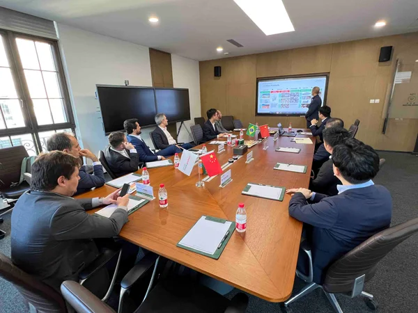 Governo de Minas apresenta o Vale do Lítio para empresa líder mundial na cadeia do mineral, em Xangai, na China