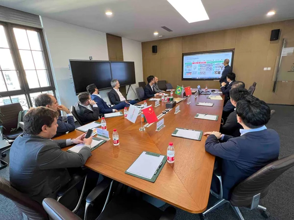 Governo de Minas apresenta o Vale do Lítio para empresa líder mundial na cadeia do mineral, em Xangai, na China
