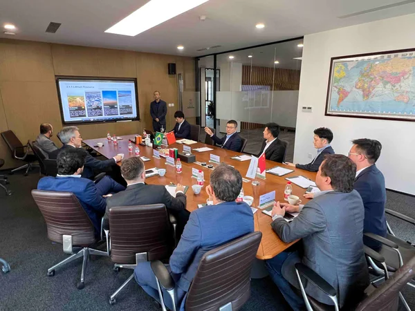 Governo de Minas apresenta o Vale do Lítio para empresa líder mundial na cadeia do mineral, em Xangai, na China