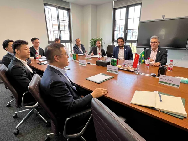 Governo de Minas apresenta o Vale do Lítio para empresa líder mundial na cadeia do mineral, em Xangai, na China