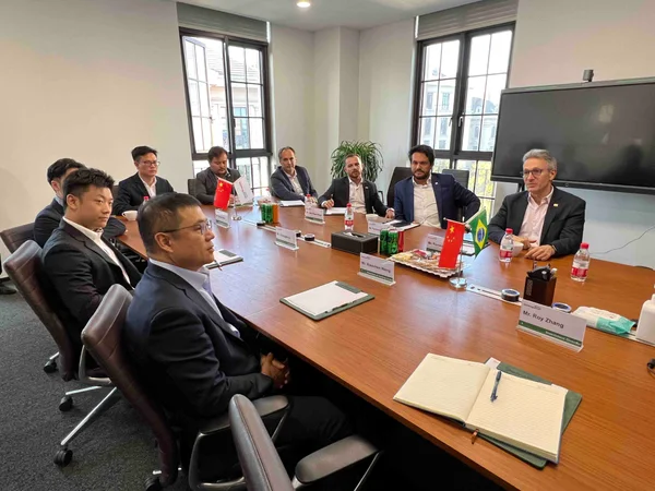 Governo de Minas apresenta o Vale do Lítio para empresa líder mundial na cadeia do mineral, em Xangai, na China