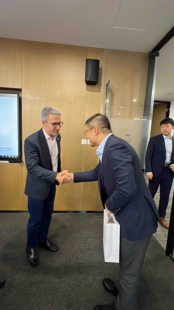 Governo de Minas apresenta o Vale do Lítio para empresa líder mundial na cadeia do mineral, em Xangai, na China