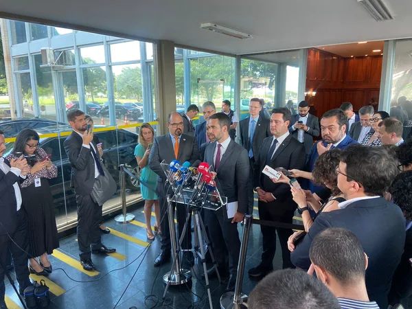 Em Brasília, governador em exercício se reúne com o ministro da Fazenda e governadores do Cosud