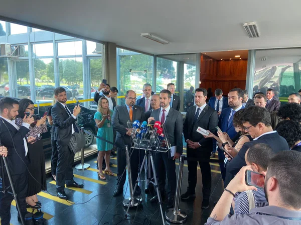 Em Brasília, governador em exercício se reúne com o ministro da Fazenda e governadores do Cosud