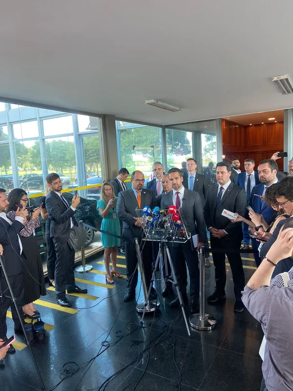 Em Brasília, governador em exercício se reúne com o ministro da Fazenda e governadores do Cosud