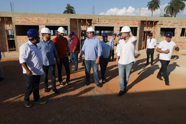 Governador em exercício supervisiona obras do Mãos Dadas em São Joaquim de Bicas